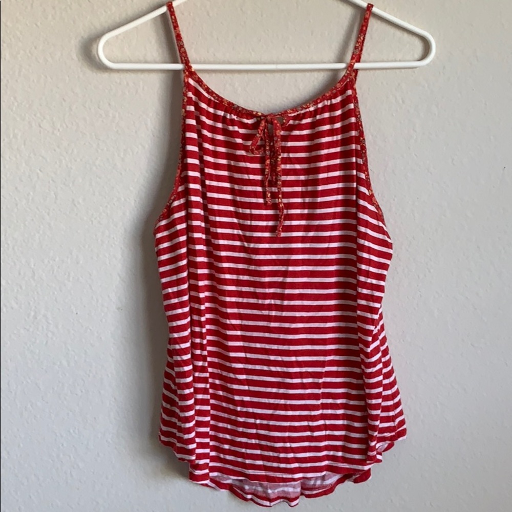 Cute and casual tank top! slightly worn.